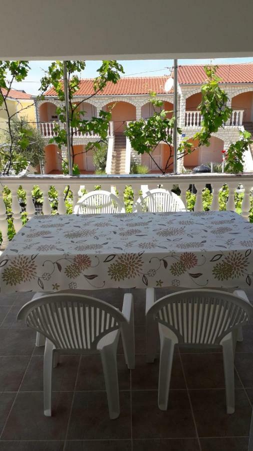 Apartment Hrgic Vir Εξωτερικό φωτογραφία