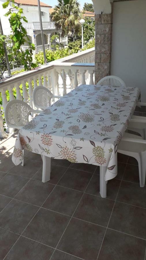 Apartment Hrgic Vir Εξωτερικό φωτογραφία