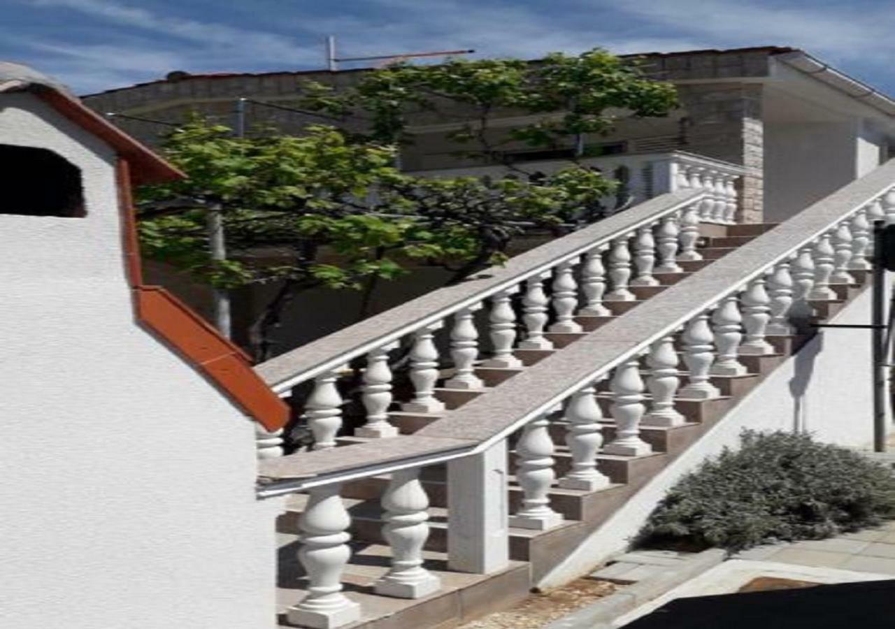 Apartment Hrgic Vir Εξωτερικό φωτογραφία